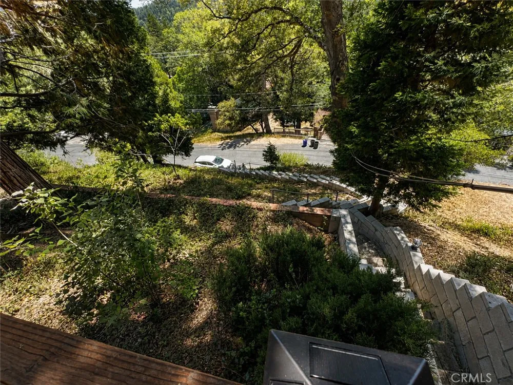 23788 Zuger Crestline, CA 92325