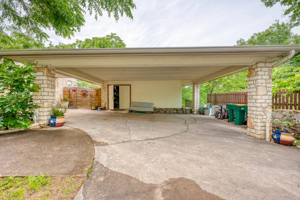 301 6th Street Marble Falls, TX 78654