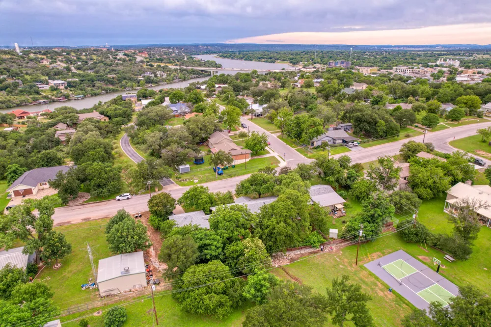 301 6th Street Marble Falls, TX 78654