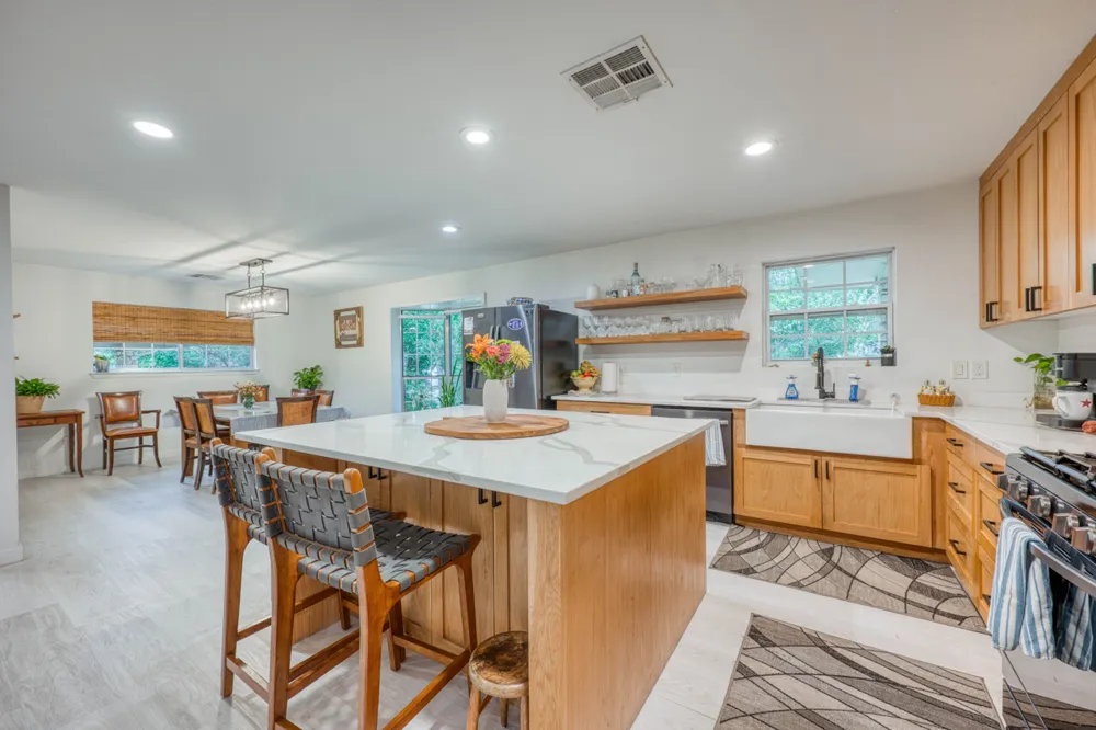 301 6th Street Marble Falls, TX 78654