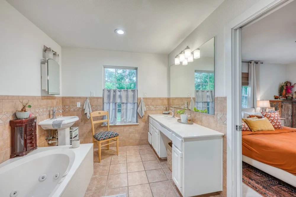 301 6th Street Marble Falls, TX 78654