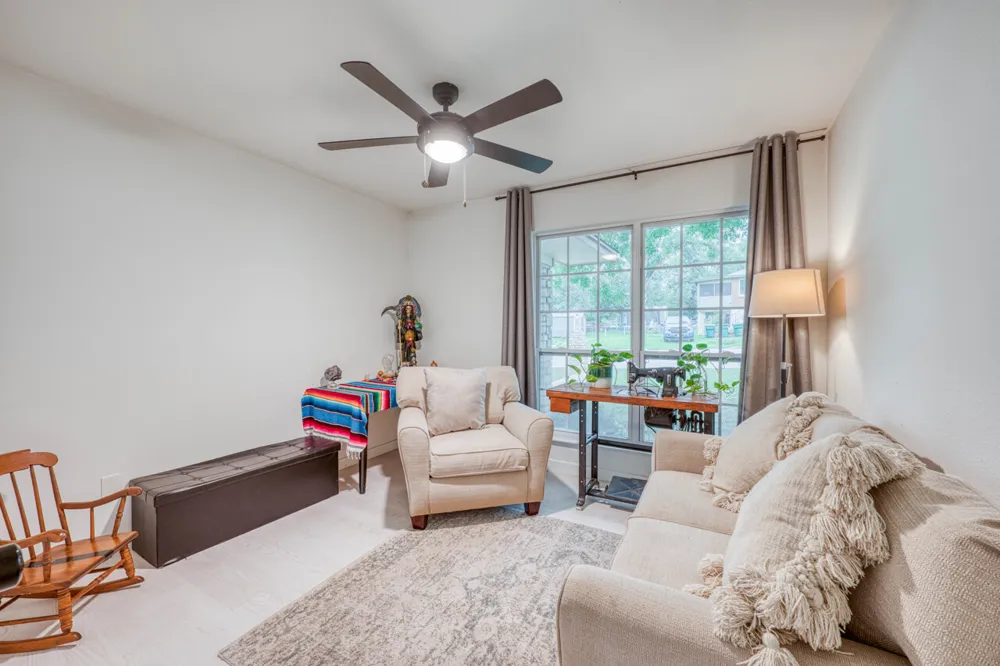 301 6th Street Marble Falls, TX 78654