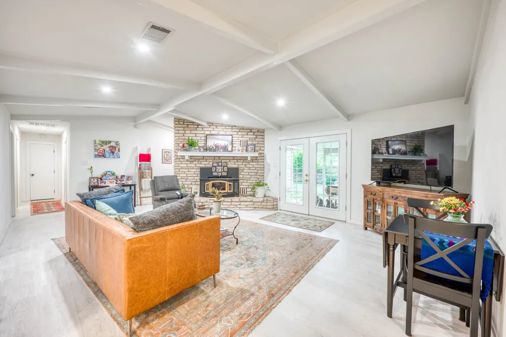 301 6th Street Marble Falls, TX 78654