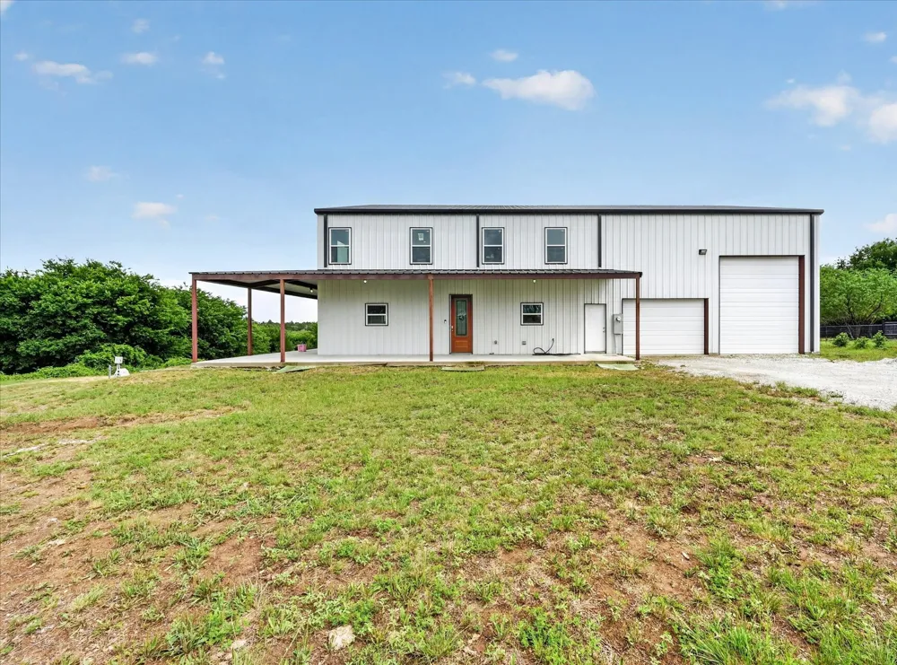 528 Hill County Road 4411 Grandview, TX 76050