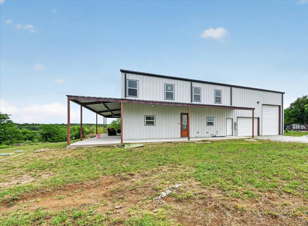 528 Hill County Road 4411 Grandview, TX 76050