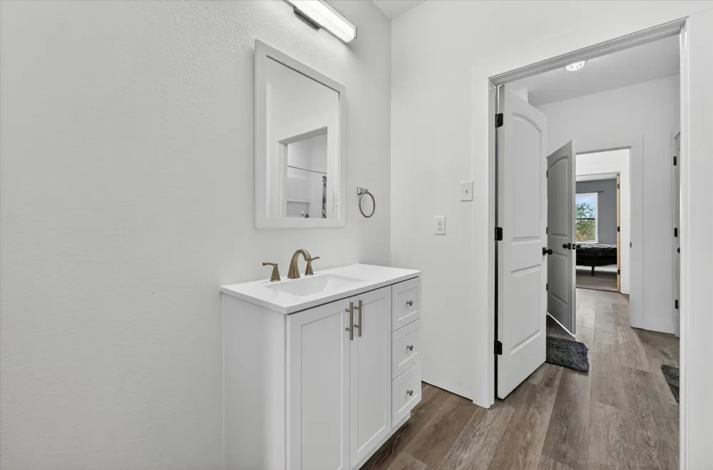 528 Hill County Road 4411 Grandview, TX 76050