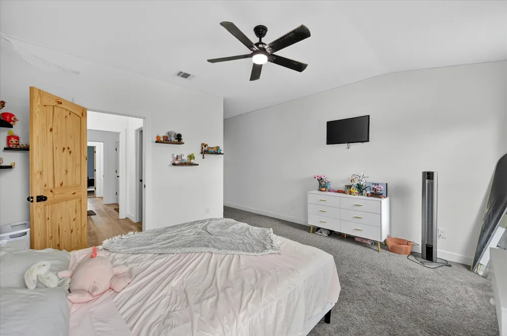 528 Hill County Road 4411 Grandview, TX 76050
