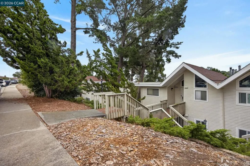 1984 Ascot Dr #C Moraga, CA 94556