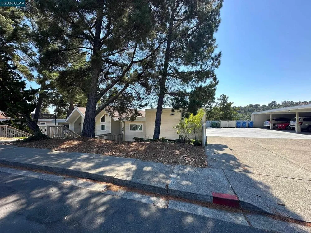1984 Ascot Dr #C Moraga, CA 94556