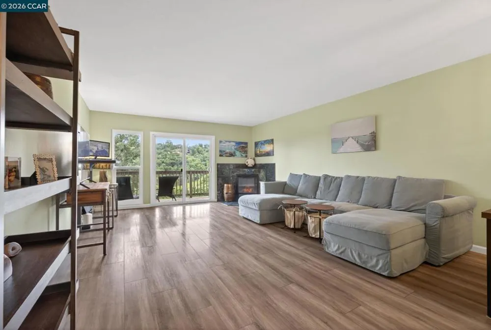 1984 Ascot Dr #C Moraga, CA 94556