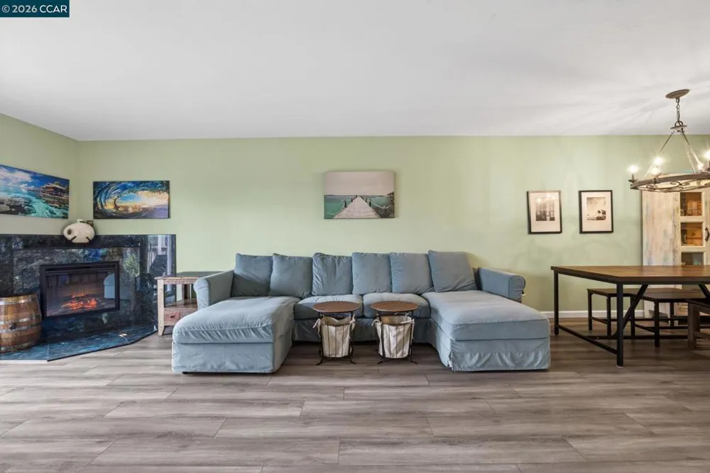 1984 Ascot Dr #C Moraga, CA 94556