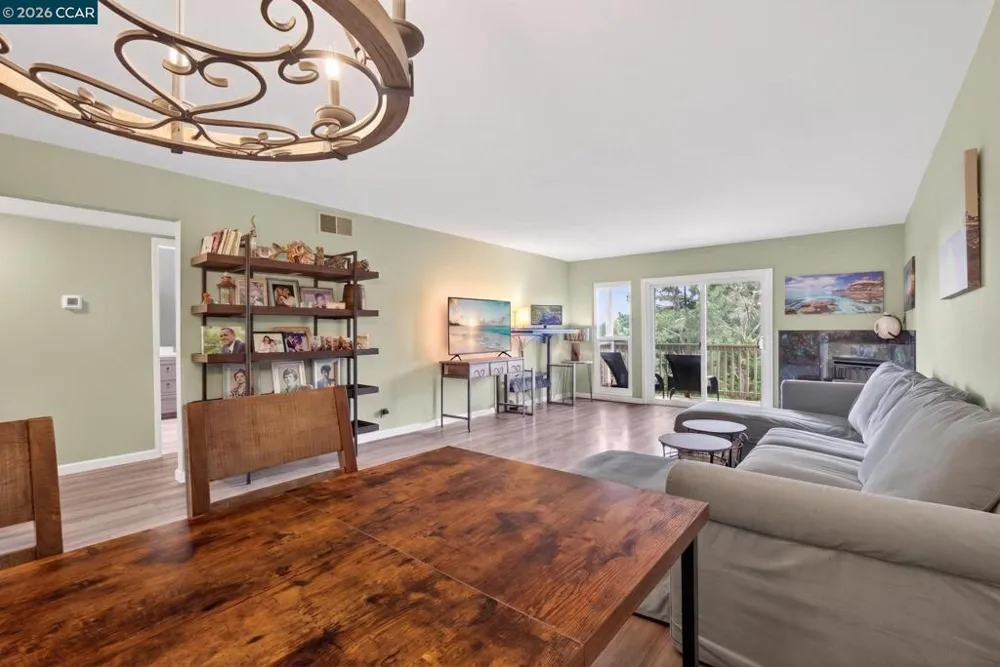 1984 Ascot Dr #C Moraga, CA 94556