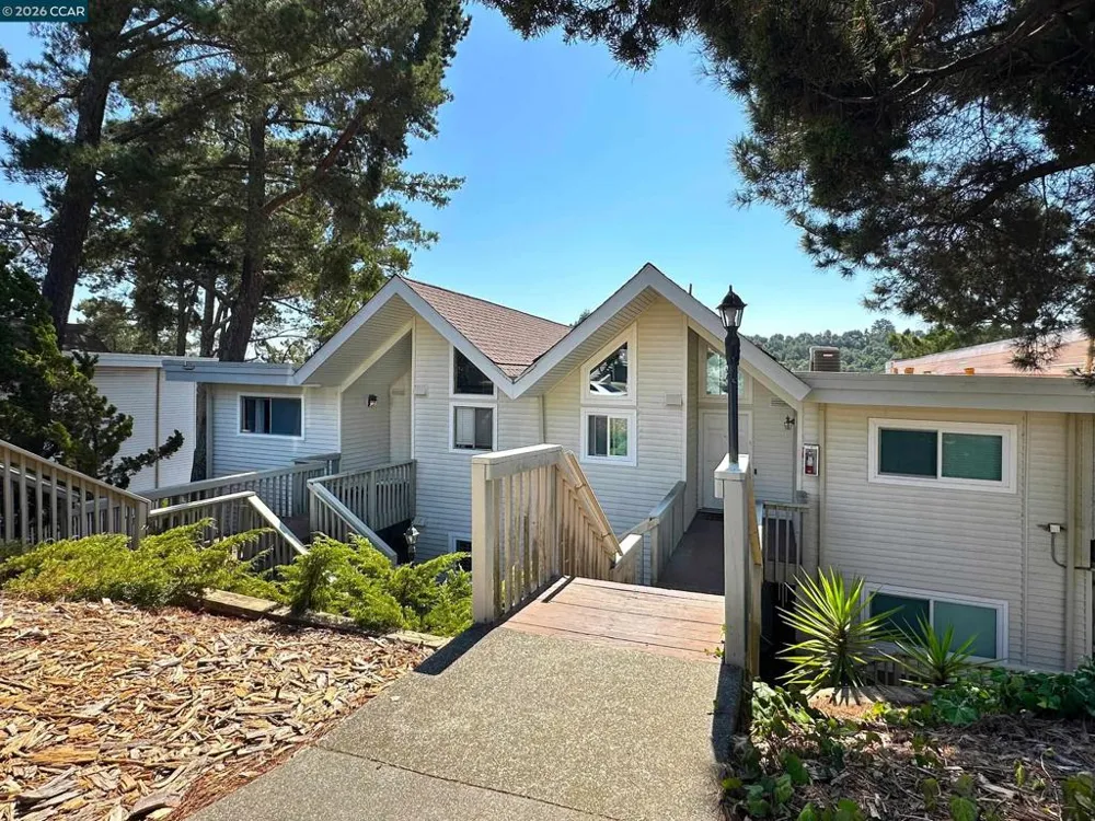 1984 Ascot Dr #C Moraga, CA 94556