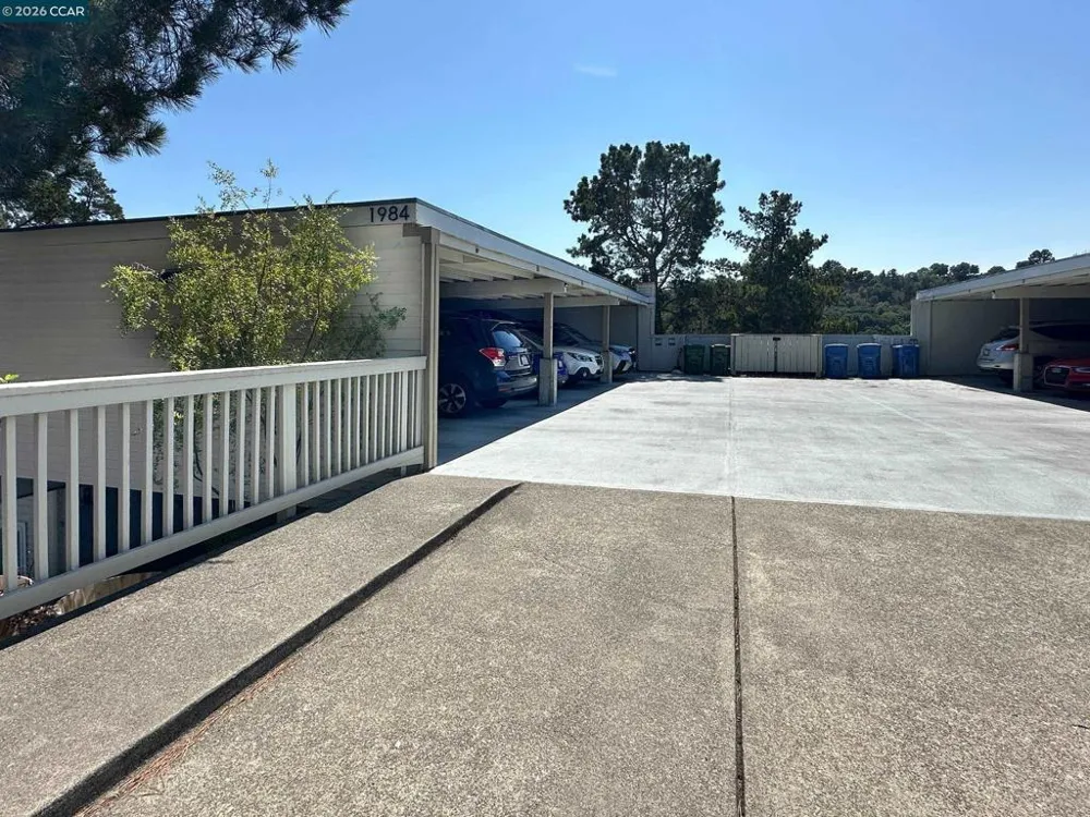 1984 Ascot Dr #C Moraga, CA 94556