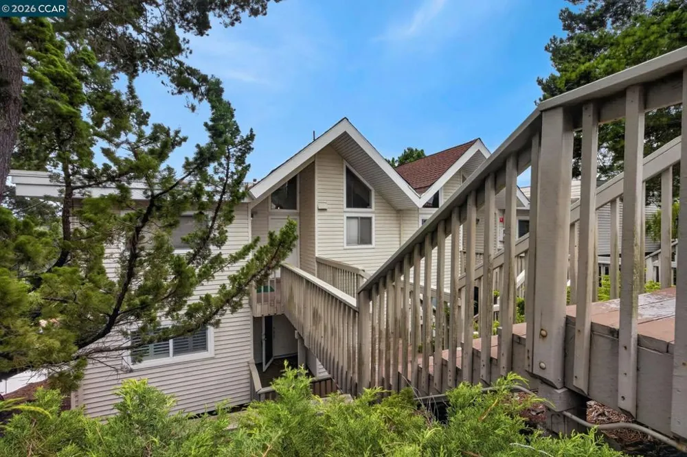 1984 Ascot Dr #C Moraga, CA 94556