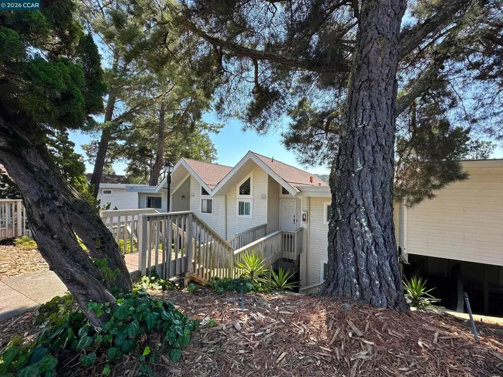 1984 Ascot Dr #C Moraga, CA 94556