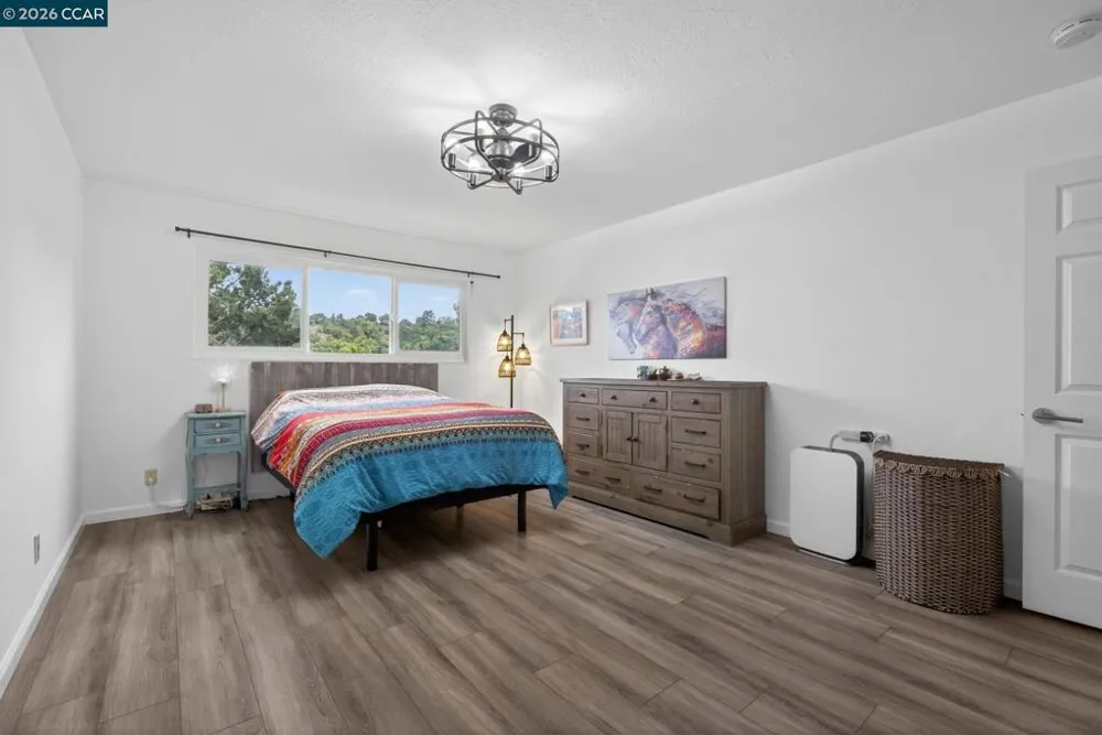 1984 Ascot Dr #C Moraga, CA 94556
