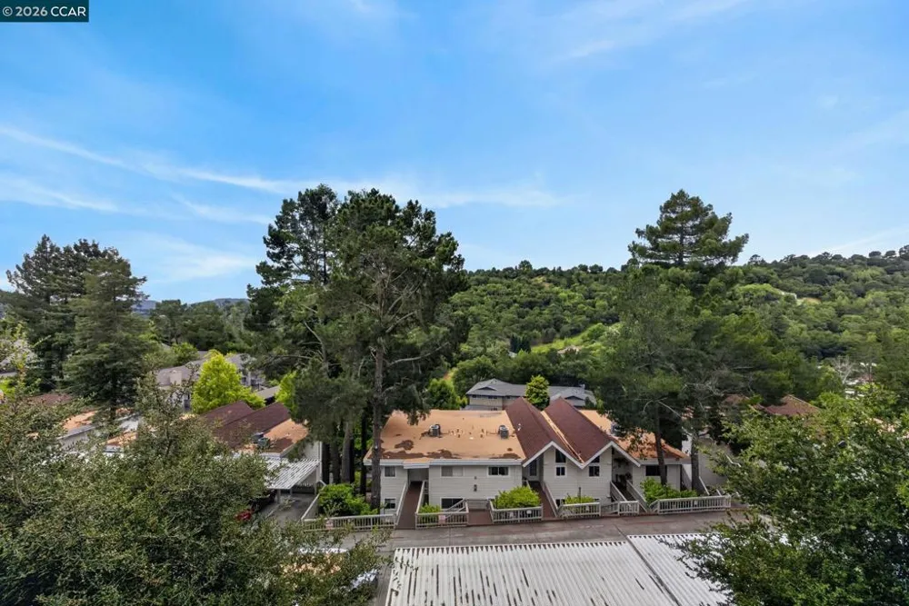 1984 Ascot Dr #C Moraga, CA 94556