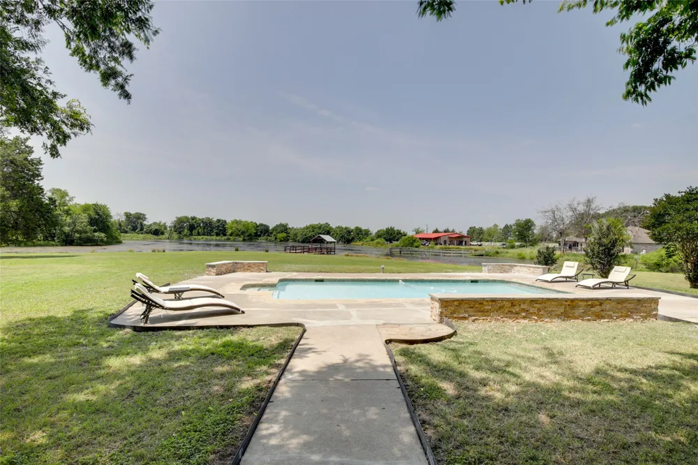 8862 County Road 4028 Kemp, TX 75143