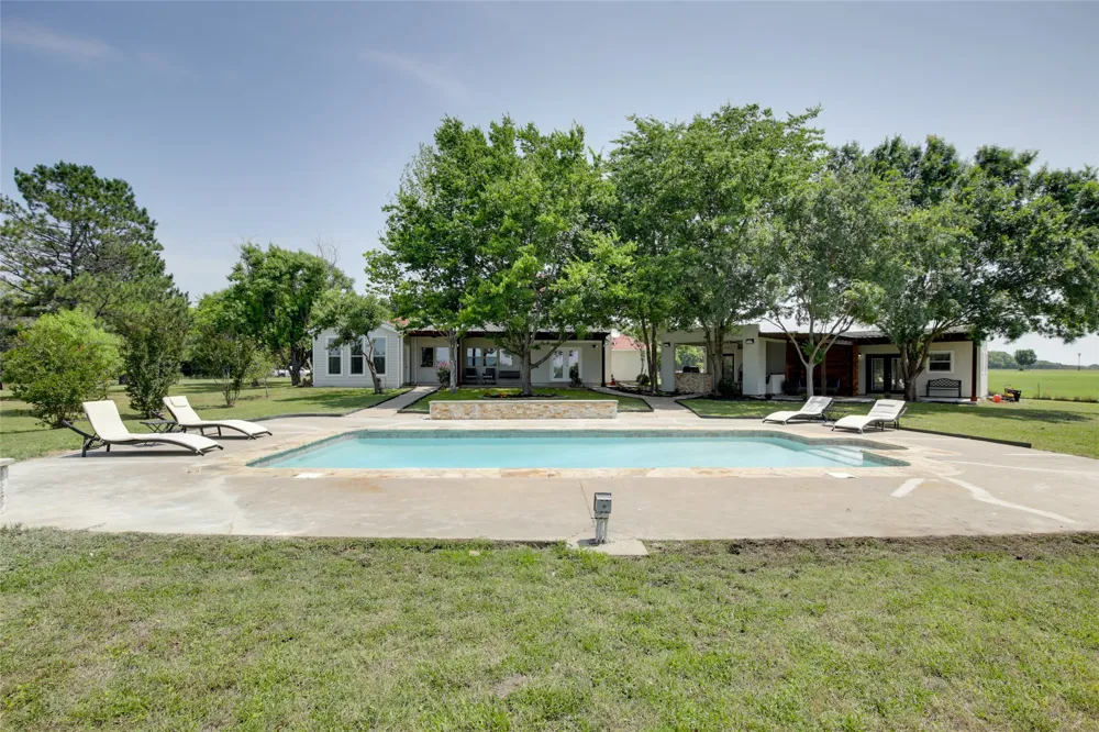 8862 County Road 4028 Kemp, TX 75143