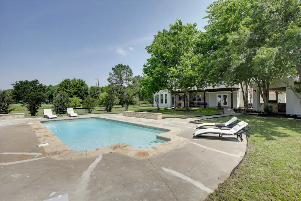 8862 County Road 4028 Kemp, TX 75143