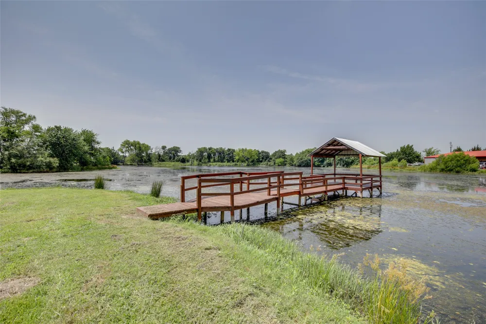 8862 County Road 4028 Kemp, TX 75143