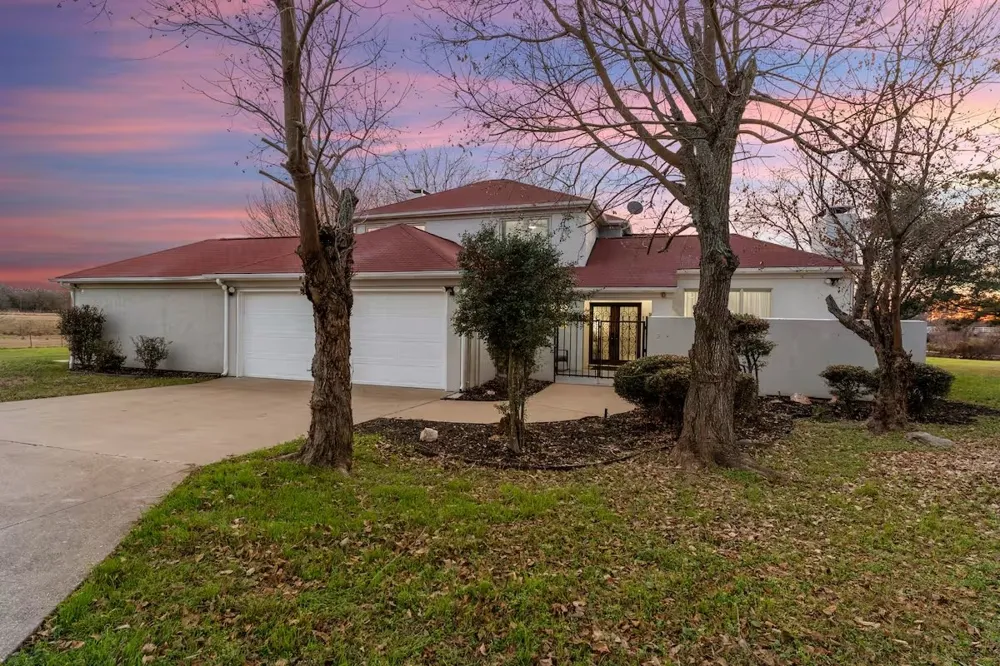 8862 County Road 4028 Kemp, TX 75143
