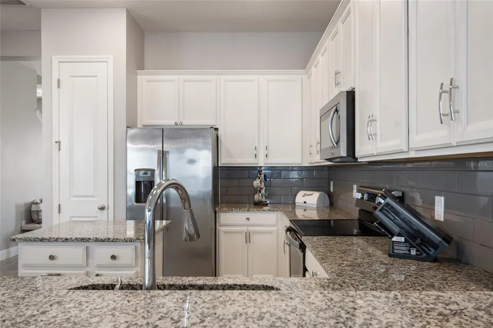 2241 WHITE FEATHER LOOP Oakland, FL 34787