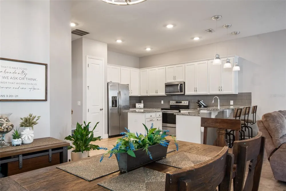 2241 WHITE FEATHER LOOP Oakland, FL 34787
