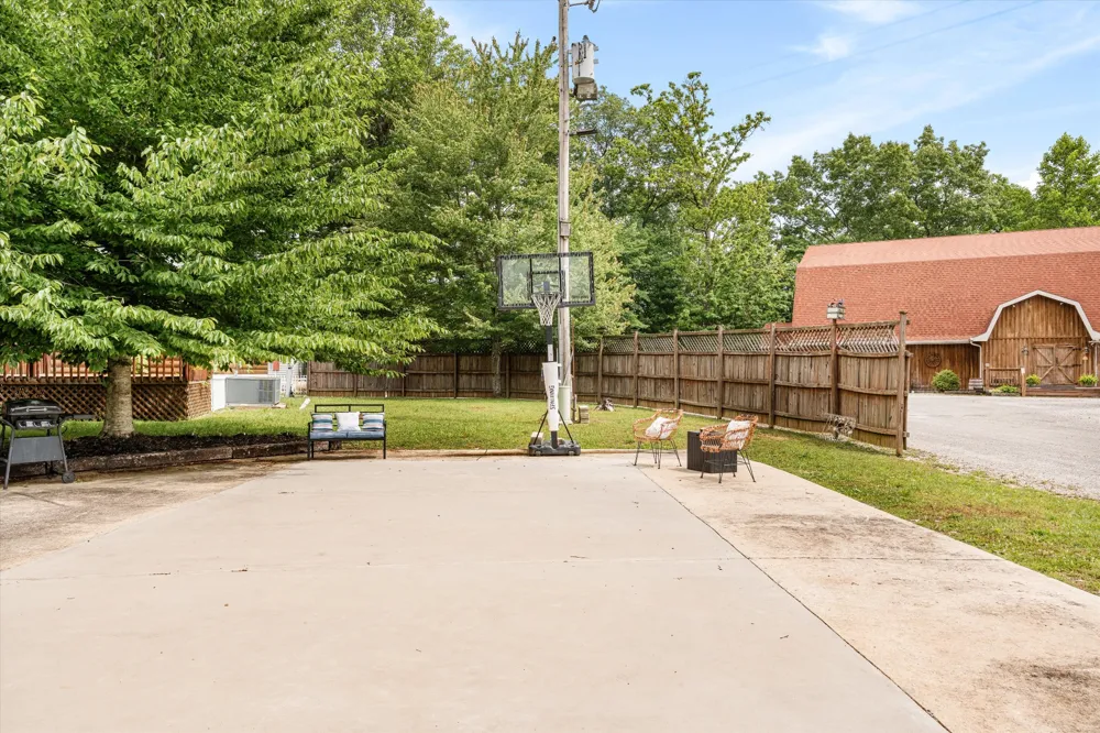 11845 US 41 Monteagle, TN 37356