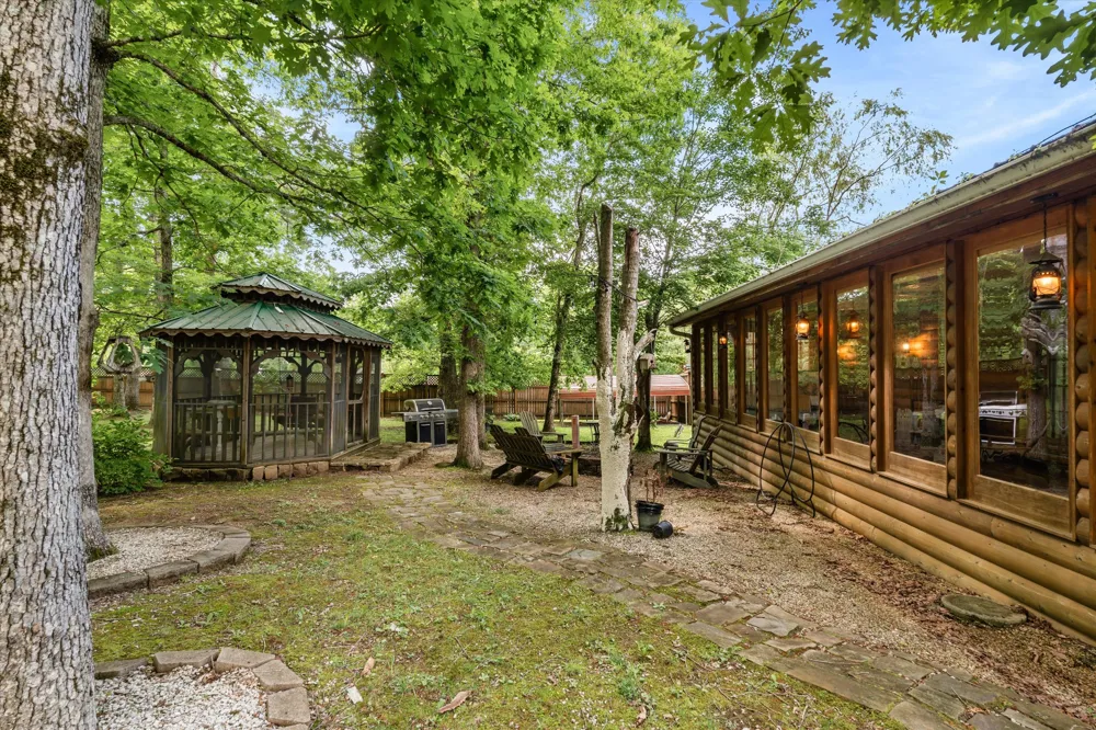 11845 US 41 Monteagle, TN 37356