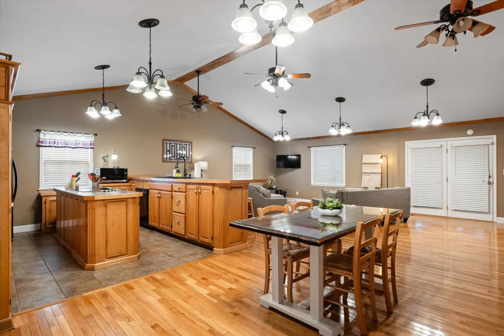 11845 US 41 Monteagle, TN 37356