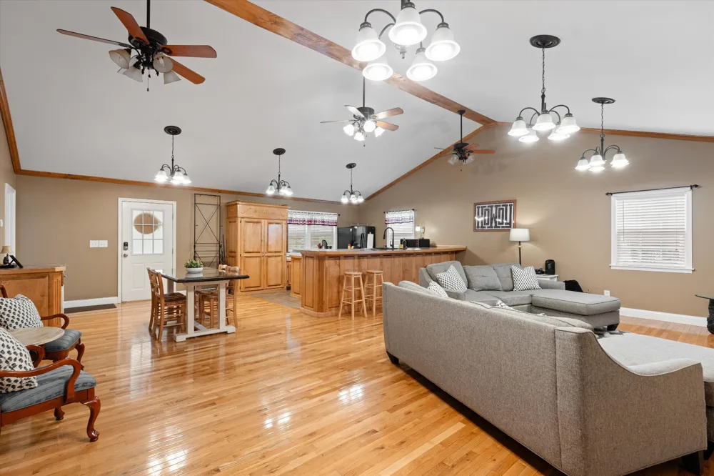 11845 US 41 Monteagle, TN 37356