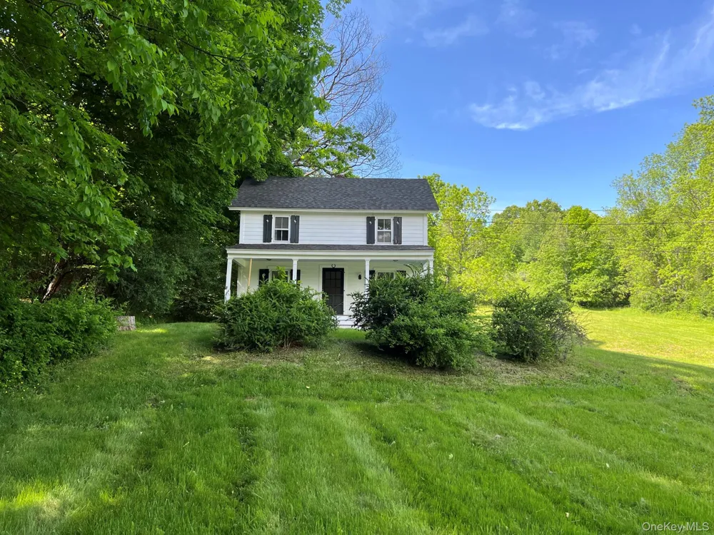 559 Shunpike Millbrook, NY 12545