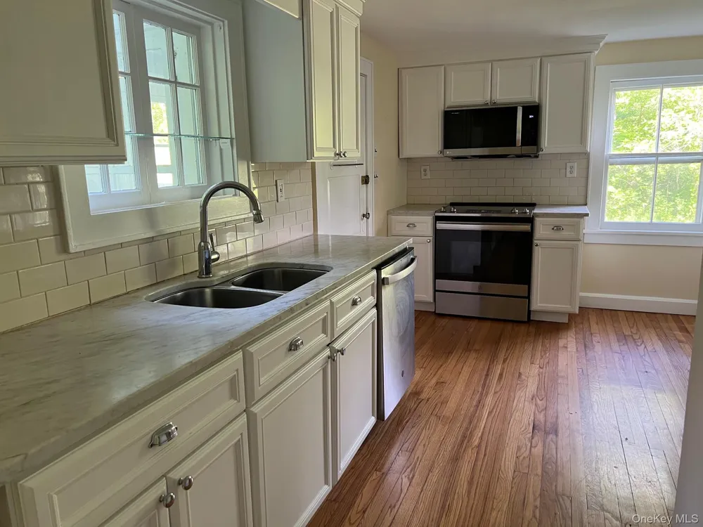 559 Shunpike Millbrook, NY 12545