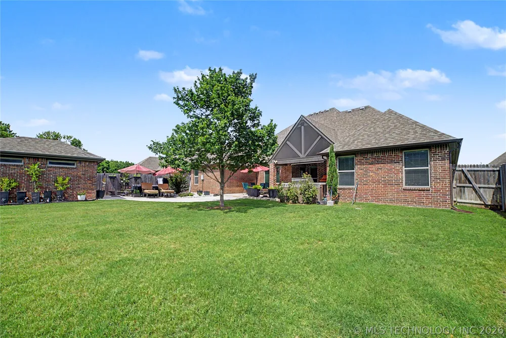 7906 142nd Avenue E Owasso, OK 74055