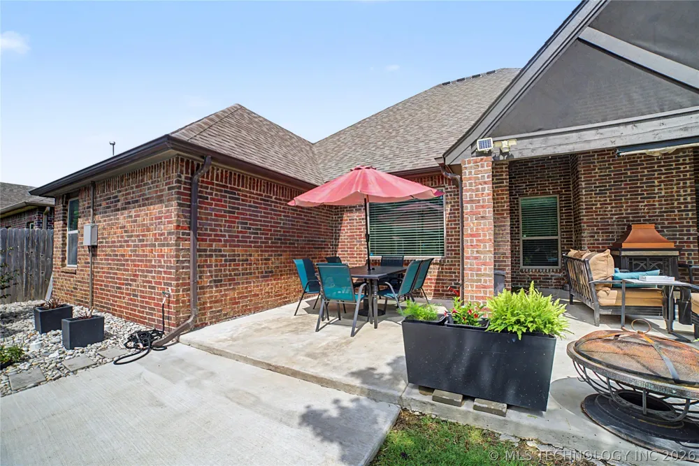 7906 142nd Avenue E Owasso, OK 74055