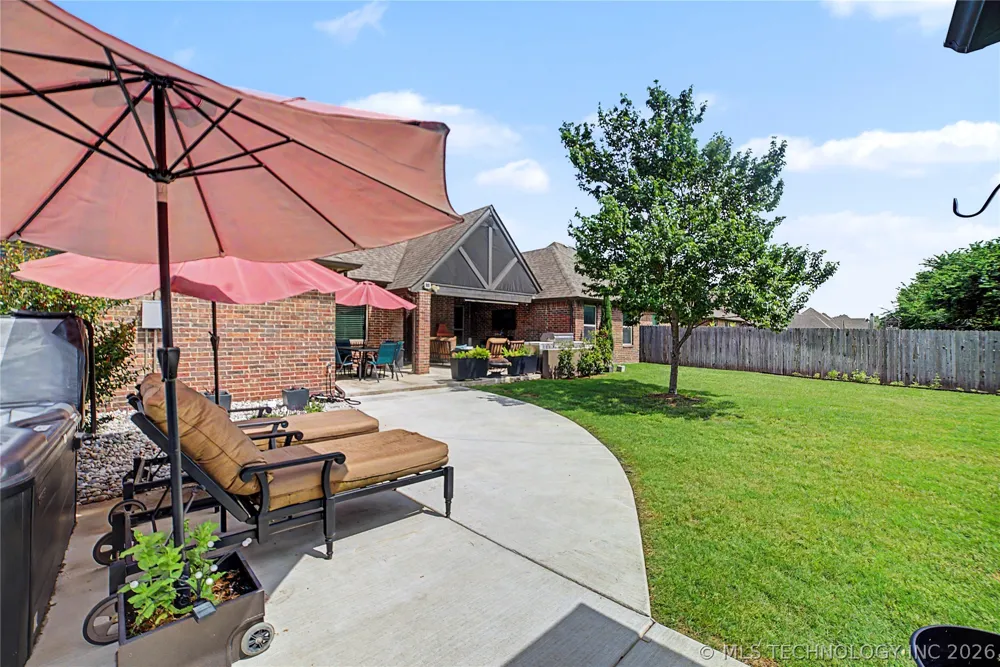 7906 142nd Avenue E Owasso, OK 74055