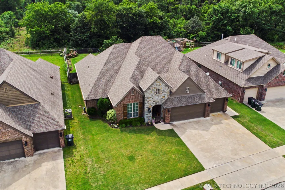 7906 142nd Avenue E Owasso, OK 74055