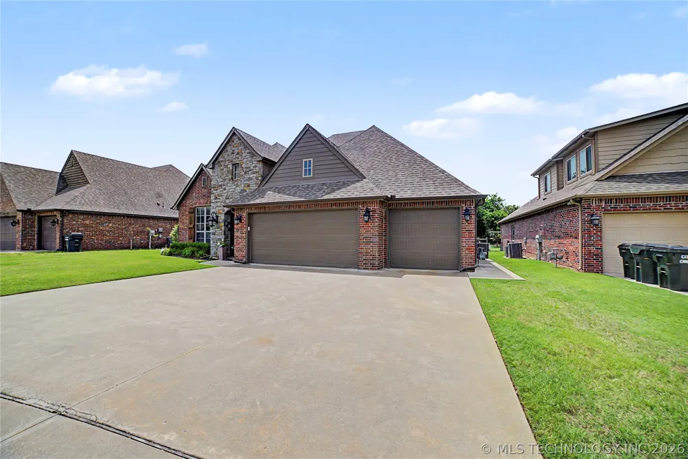 7906 142nd Avenue E Owasso, OK 74055
