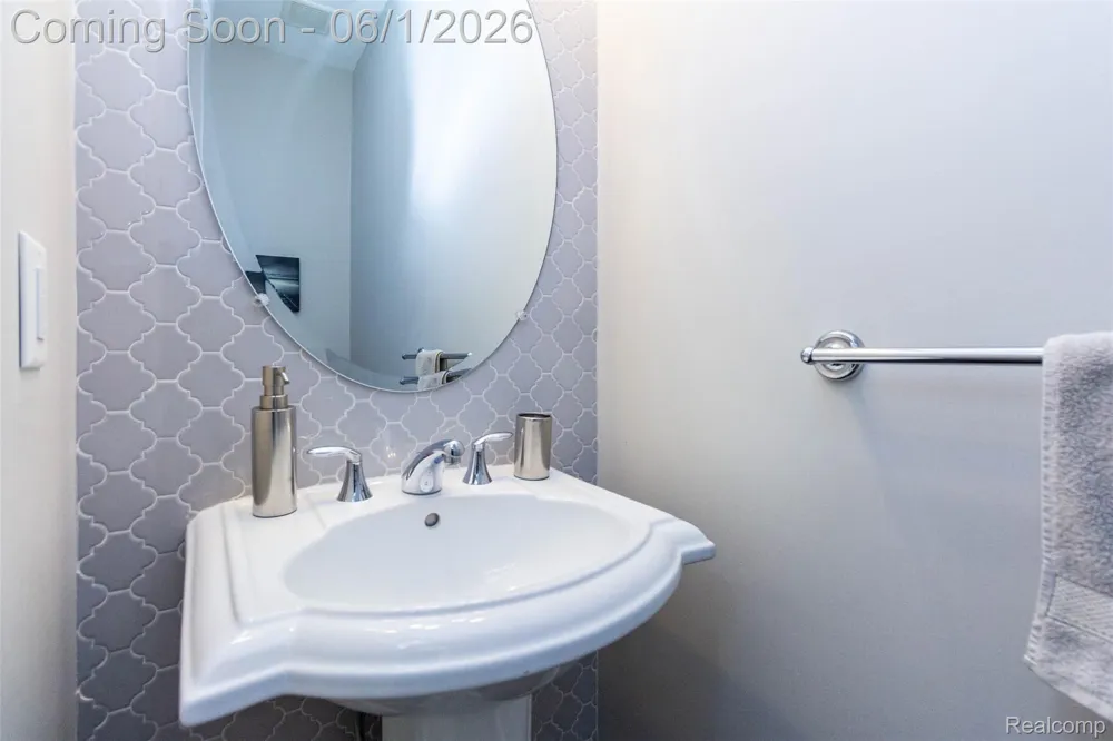 2589 Oxford Circle Scio Township, MI 48103