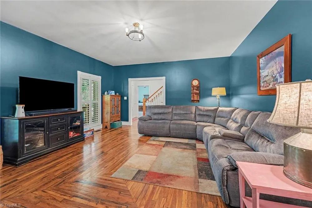 3190 Macbrandon Lane Pfafftown, NC 27040