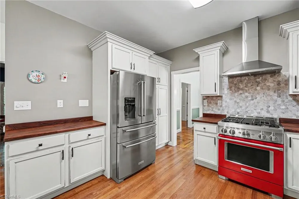 3190 Macbrandon Lane Pfafftown, NC 27040