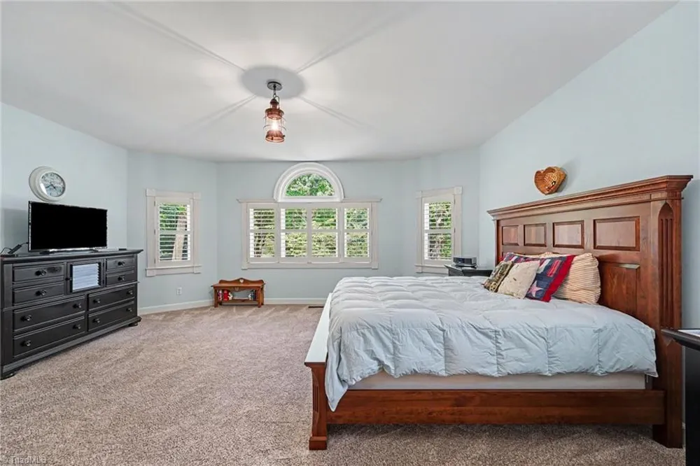 3190 Macbrandon Lane Pfafftown, NC 27040