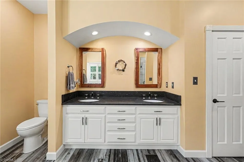 3190 Macbrandon Lane Pfafftown, NC 27040