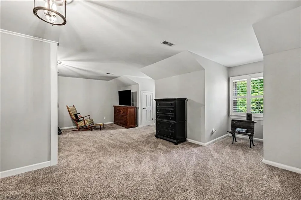 3190 Macbrandon Lane Pfafftown, NC 27040
