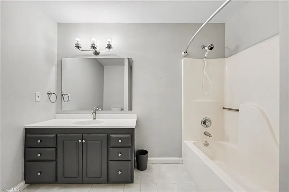 3190 Macbrandon Lane Pfafftown, NC 27040