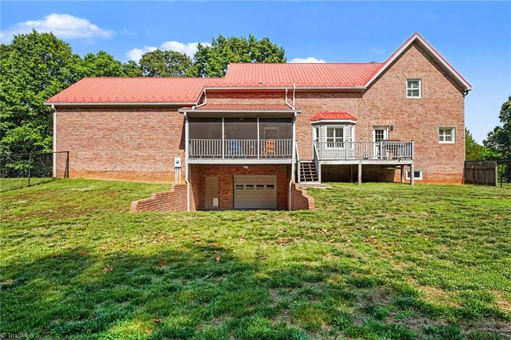 3190 Macbrandon Lane Pfafftown, NC 27040