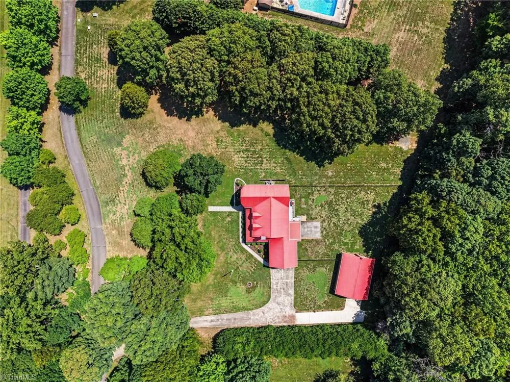 3190 Macbrandon Lane Pfafftown, NC 27040