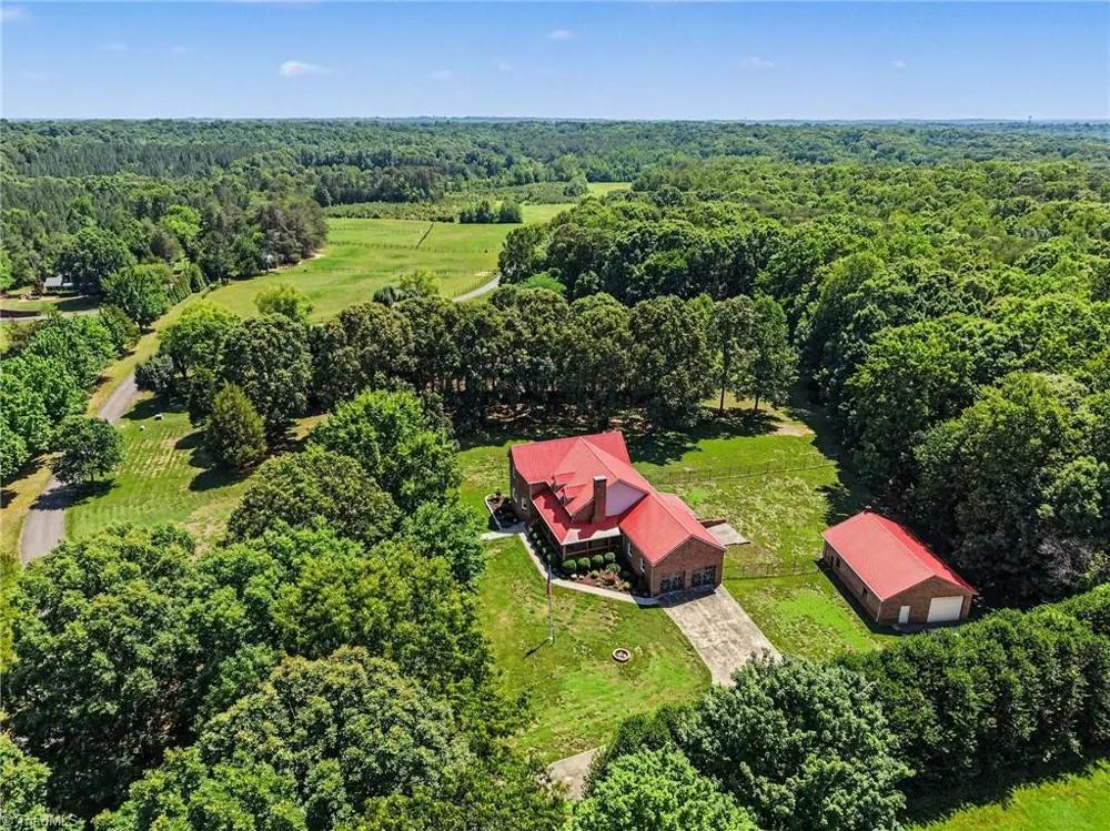 3190 Macbrandon Lane Pfafftown, NC 27040